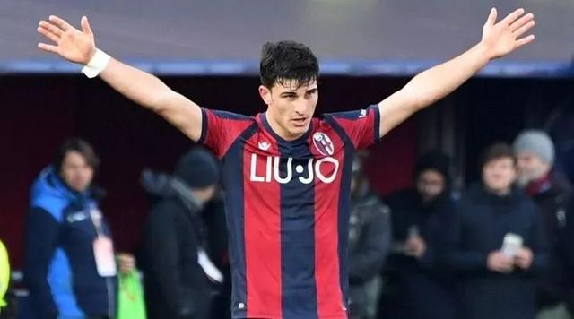 也凸显了他 也凸显了他